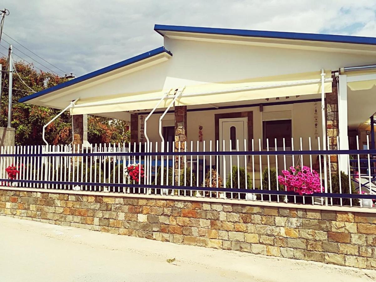 Villa Blue House Nea Kallikrateia Exterior foto