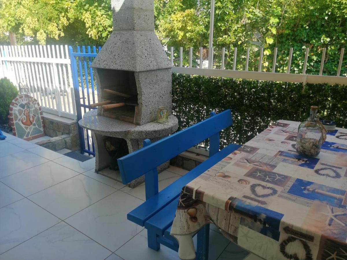 Villa Blue House Nea Kallikrateia Exterior foto